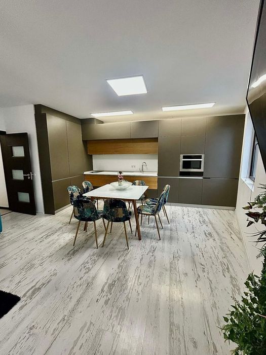 Тристаен апартамент, под наем, Център