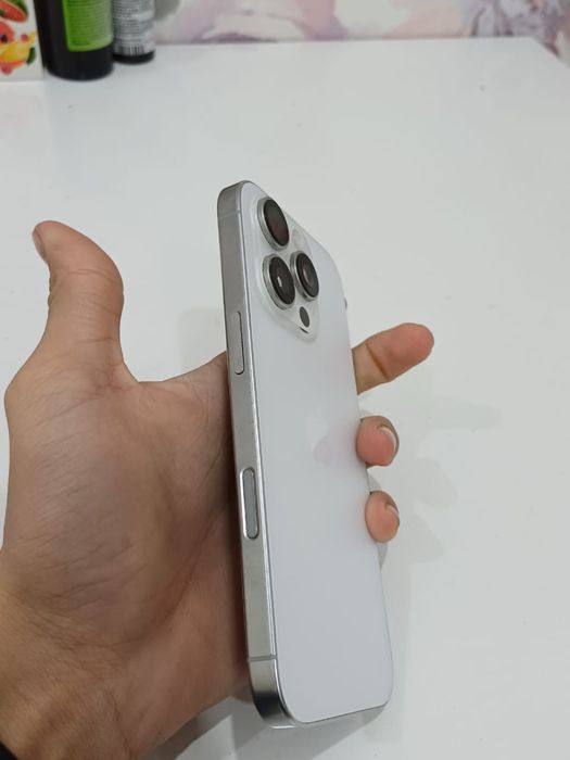 Айфон 16 про белый