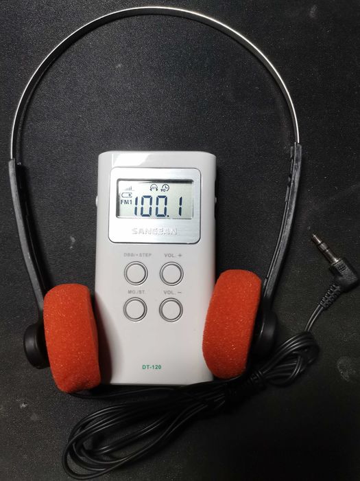 Radio buzunar Sangean DT-120 cu casti