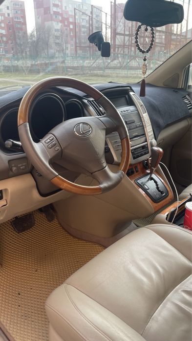 Продам машину Lexus RX330