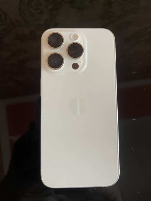 iPhone 15 pro с гаранте