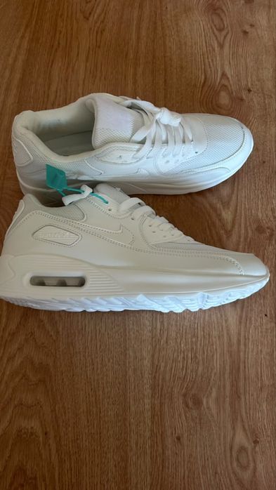 Белые Nike air max