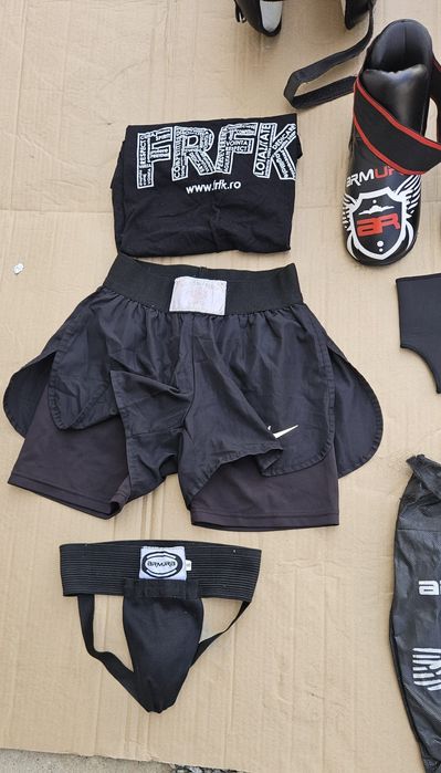 Set echipament KICKBOXING