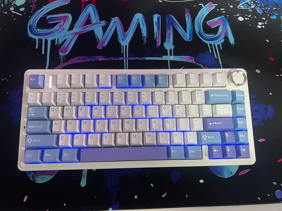 Продавам висок клас пълен геймърски сетъп.