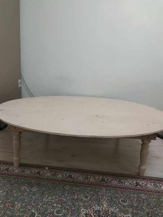 Продам стол     .