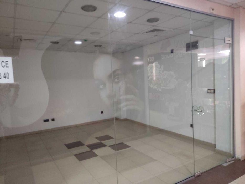 Продава се Магазин в Петрич - 22 кв.м за 612 €/кв.м - Снимка #2