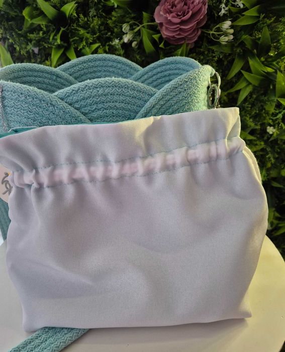 Ръчно изработена чанта с перлена дръжка