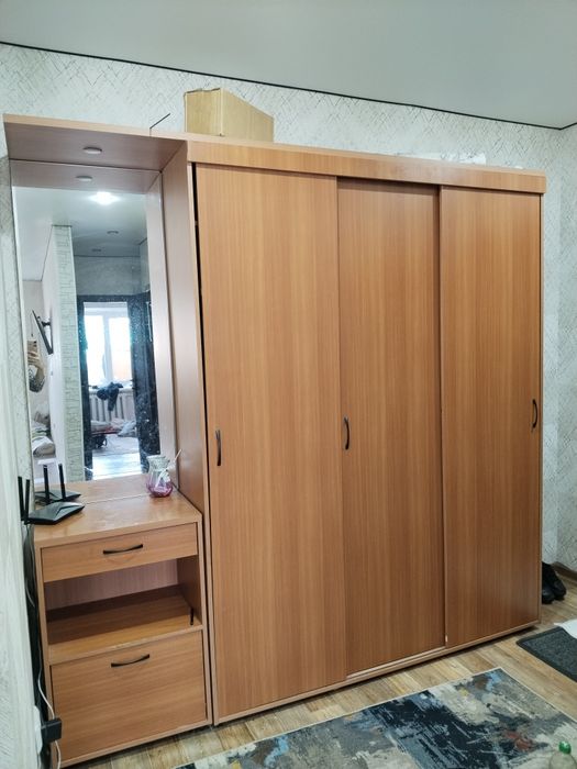 Продам шкаф-купе