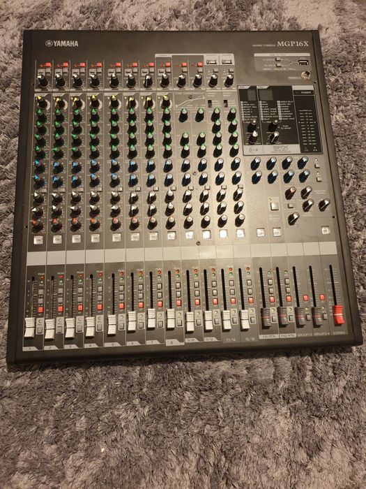Mixer audio profesional Yamaha MGP 16X