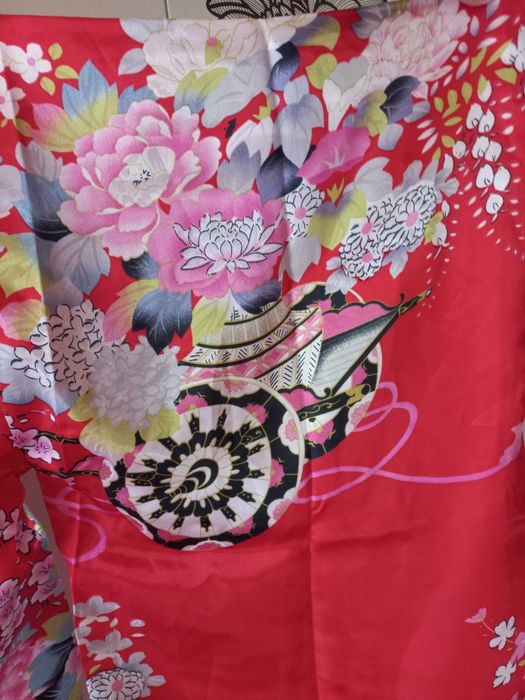 Красиво кимоно дълго универсален размер