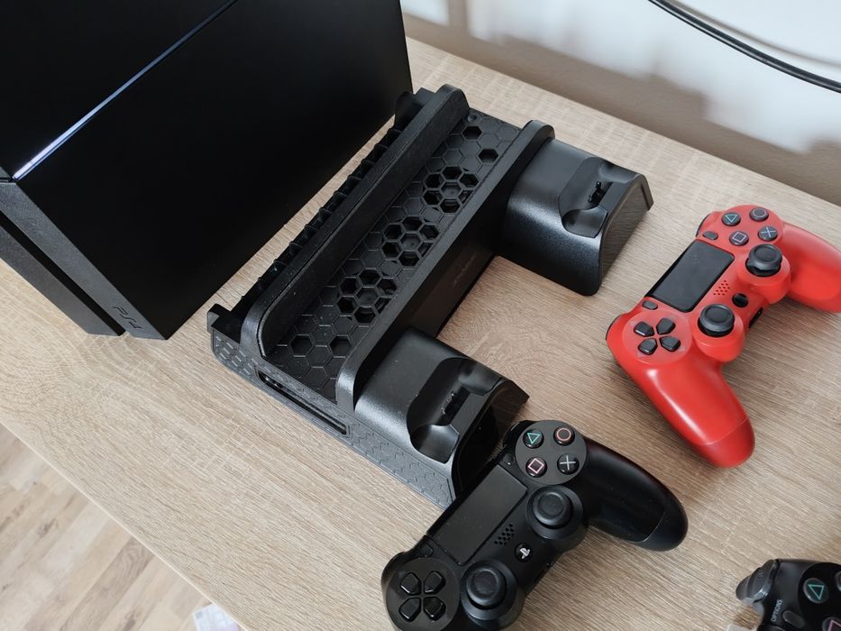 Consola PS4 Sony 1TB HDD 2 controllere plus Stand Vertical
