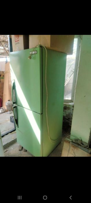 Холодильник б/у двух камерный
