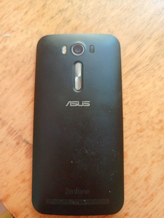 Продам телефон  Asus в рабочем состоянии