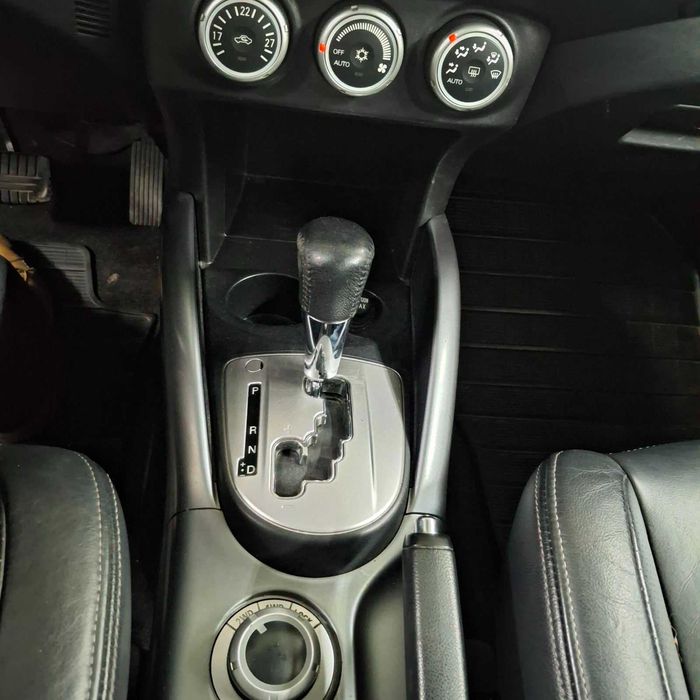 Mitsubishi aoutlander 7 места