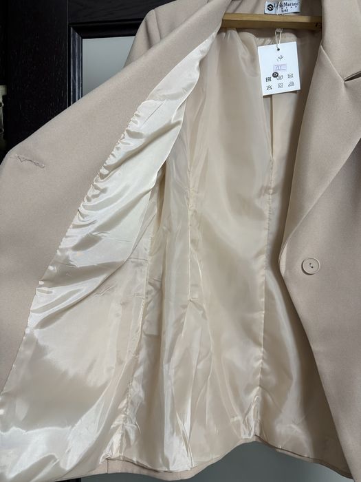 новый приталенный пиджак