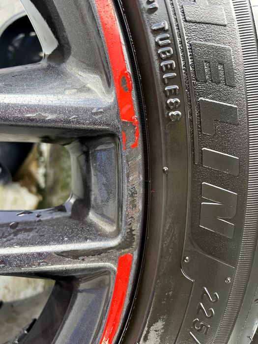 Джанти BBS 17” за BMW. Гумите си вървят с тях.