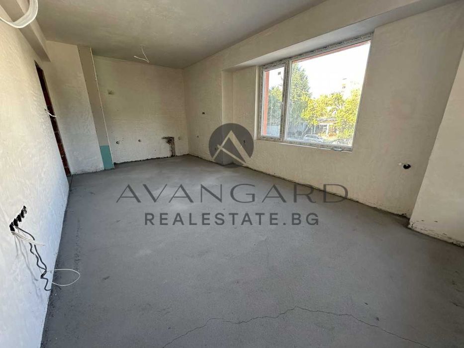 Продава се Двустаен апартамент в Пловдив, Тракия - 75 кв.м за 1091 €/кв.м - Снимка #1