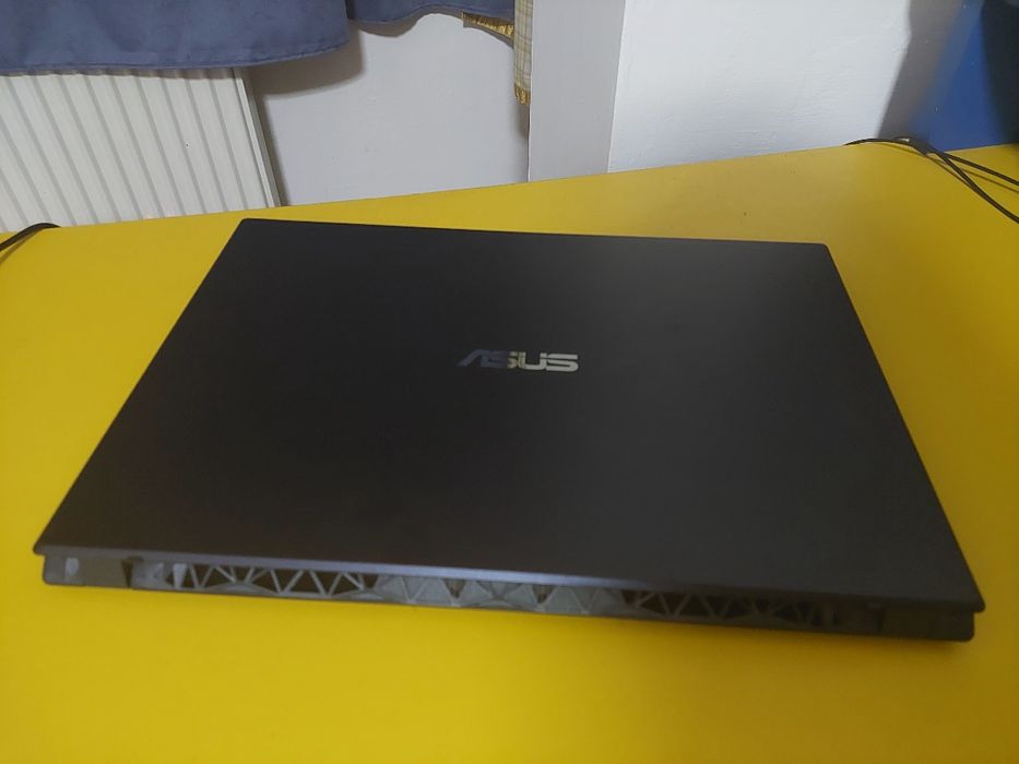Laptop Asus Zenbook i5 9300h 16g GTX 1650
