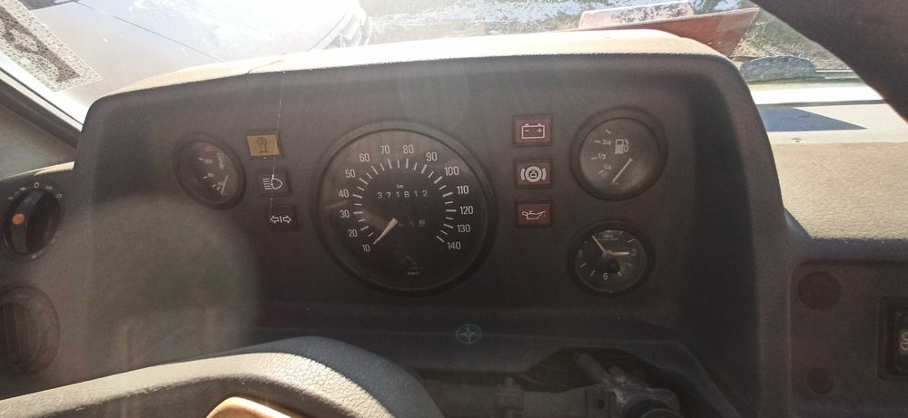 Mercedes-Benz 207D T1