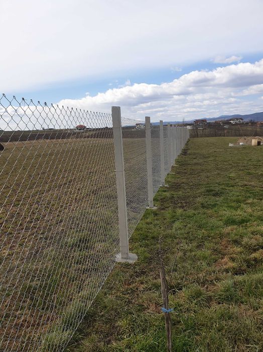 Spalieri/ stalp din beton vibrati si finisati