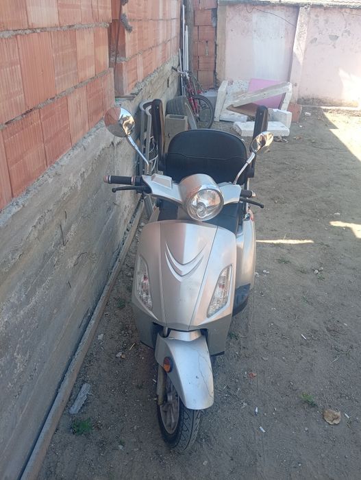 Vând tricicletă electrică