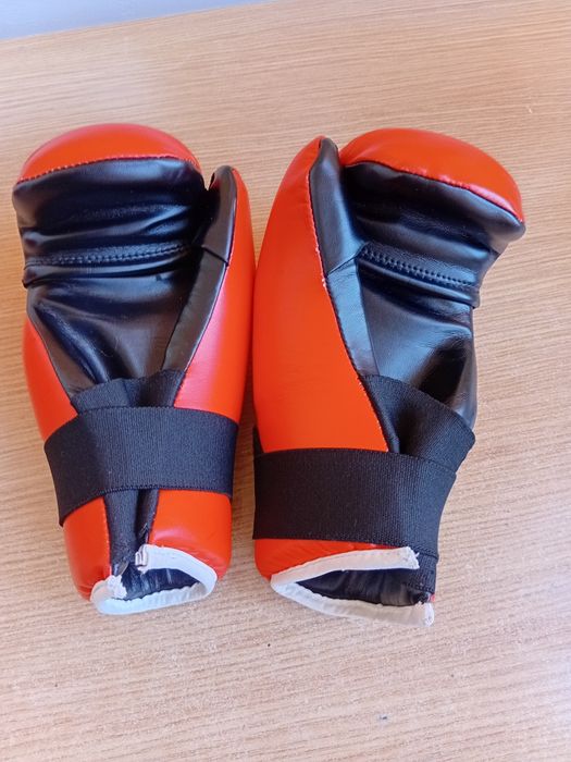 Echipament Taekwondo, 2 casti
