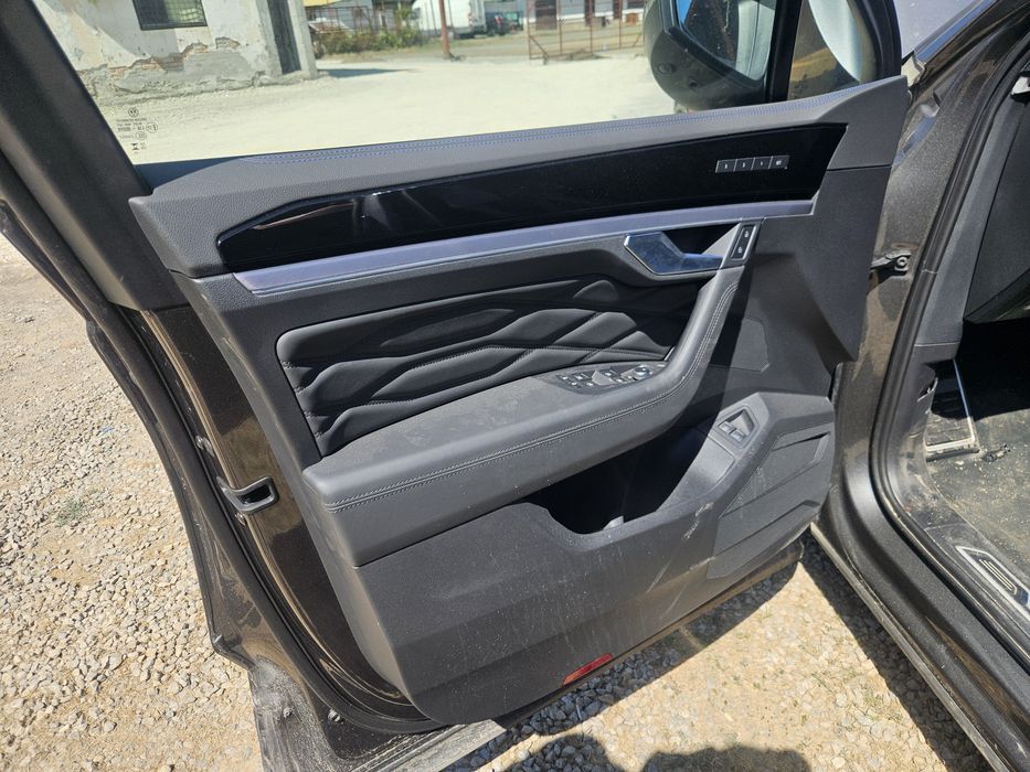 Седалки/салон за VW Touareg R-line 2025г