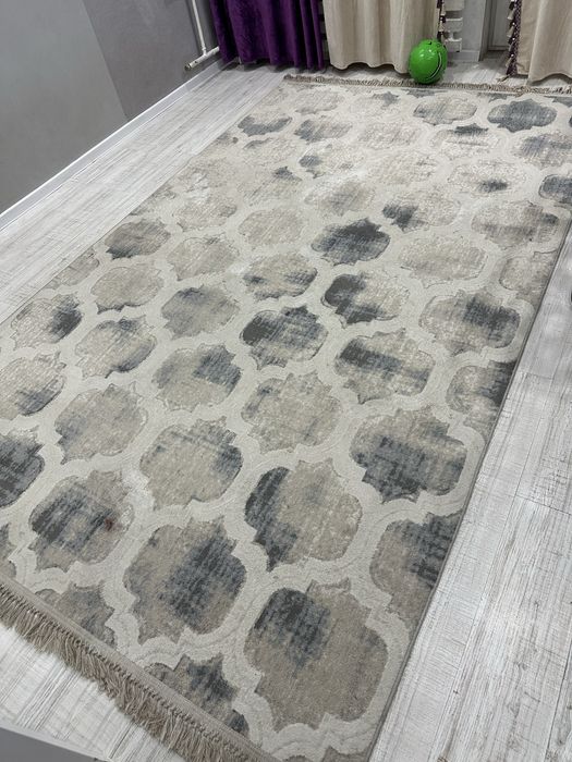 Продам ковер в хорошем состоянии