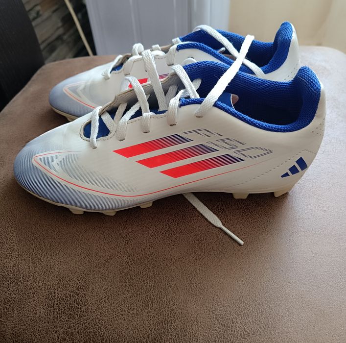 Детски бутонки Adidas