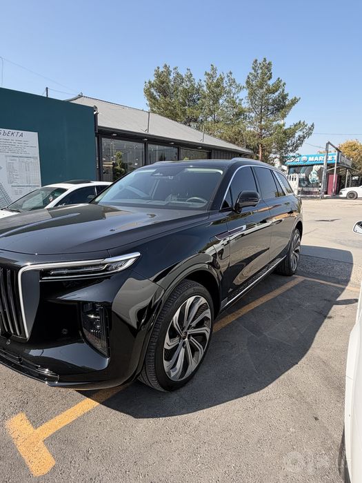 ПРОДАЁТСЯ Hongqi — китайский Rolls-Royce!