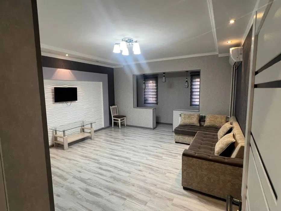 Б7 Сдаётся квартира 2 ком на  Чиланзарском р-н Чилонзор метро!!