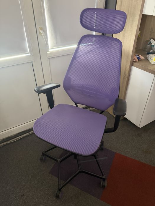 Scaun de gaming model STYRSPEL, culoare mov si negru