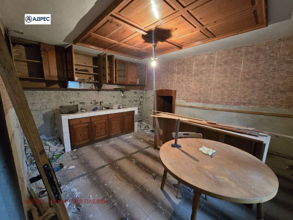 Продава се Къща в с. Коиловци, Област Плевен - 280 кв.м за 219 €/кв.м - Снимка #10