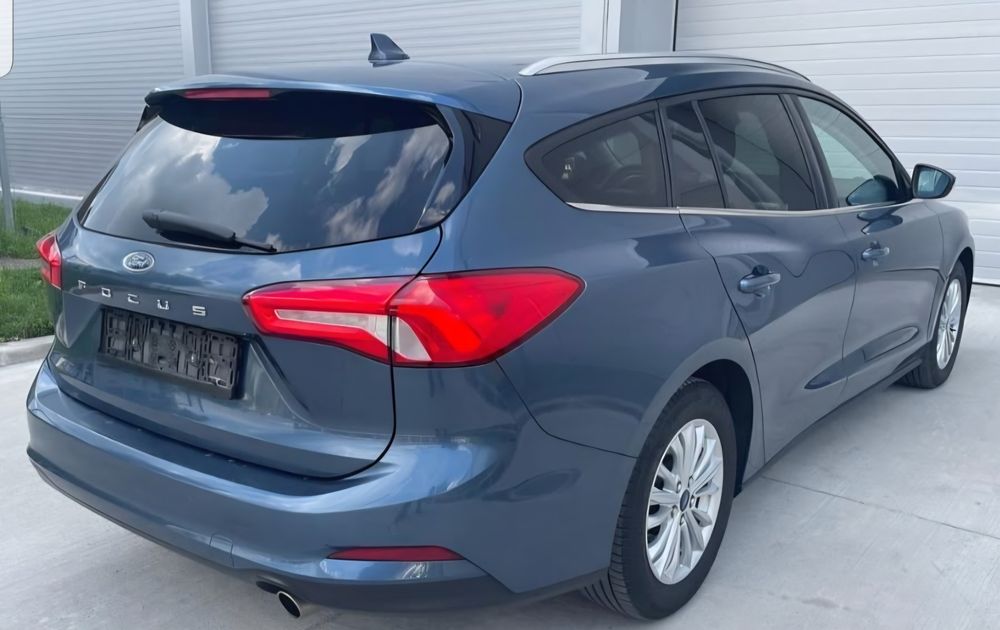 FORD Focus 2020 — imagine 3