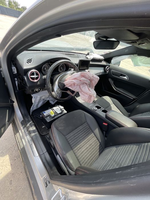 Dezmembrez Mercedes GLA 250 AMG 2015 Argintiu