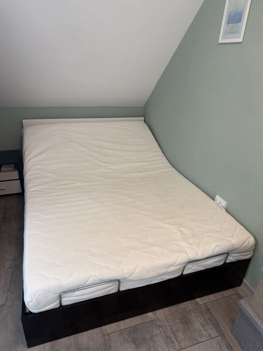 Спалня с латексов матрак 140 на 200