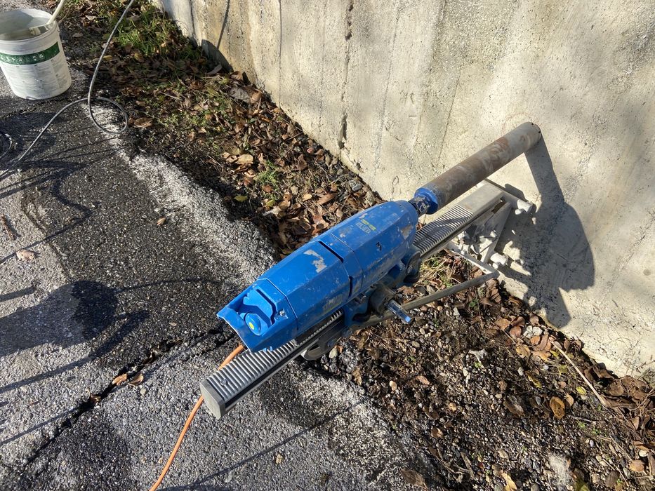 Диамантено пробиване, пробиване на отвори в бетон.