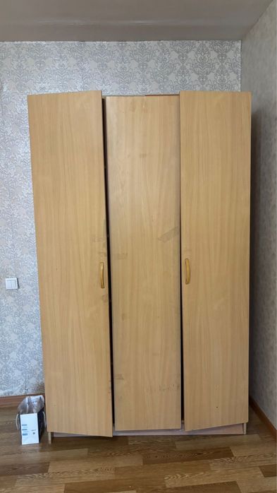 Отдам даром шкаф и прихожка
