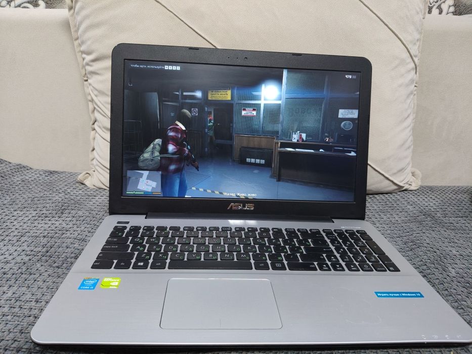 Ноутбук Asus в отличном состоянии.