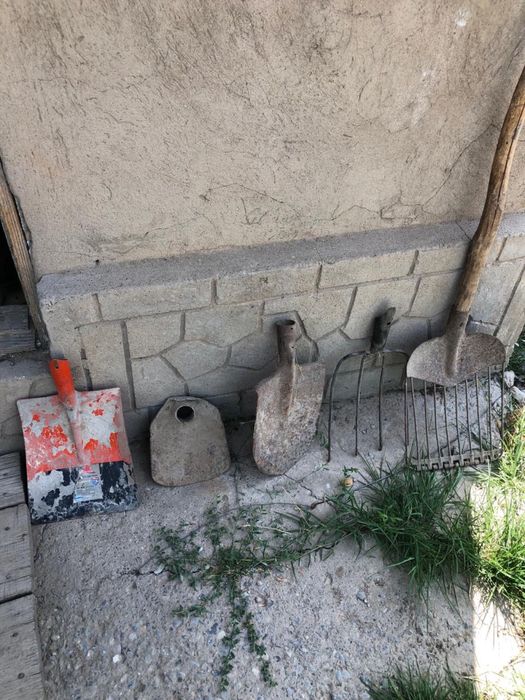 Лопата          .