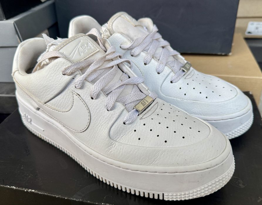 Nike Air Force 1 Sage Low