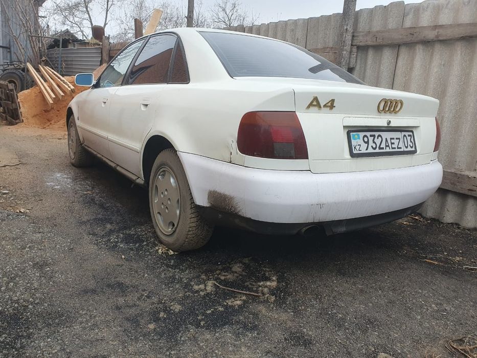 Продам Ауди А4, в среднем состоянии