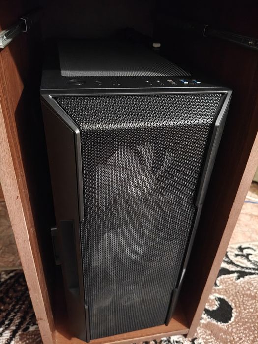 Компьютер чёрный