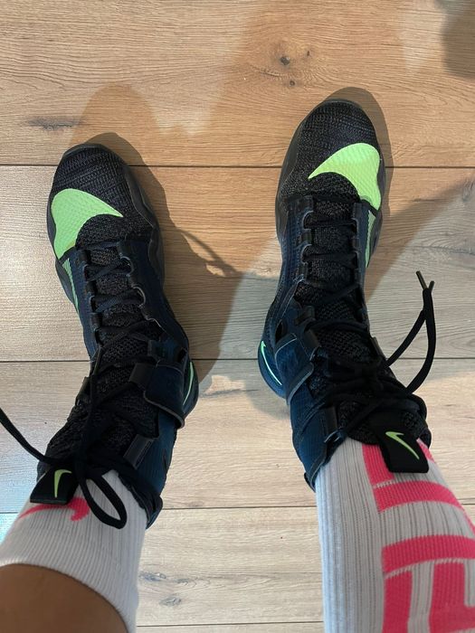 Продам Nike HyperKO 2
Новые боксерки Nike HyperKO 2 зелёно