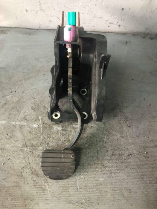 pedala frana 2.0 dci renault laguna 3