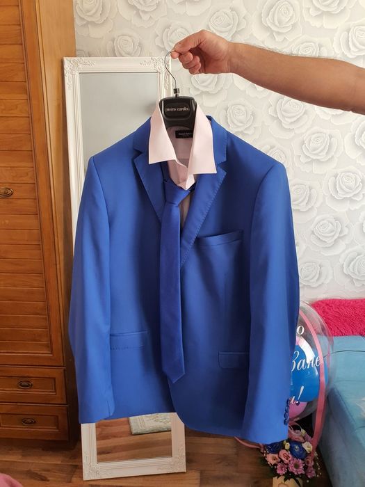 Мъжки костюм Pierre cardin и обувки подходящи