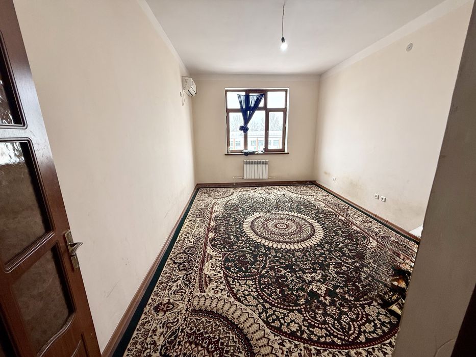 Termiz sh, vokzal TISU turist politsiya oldida 63,9 mkv, 2 xona