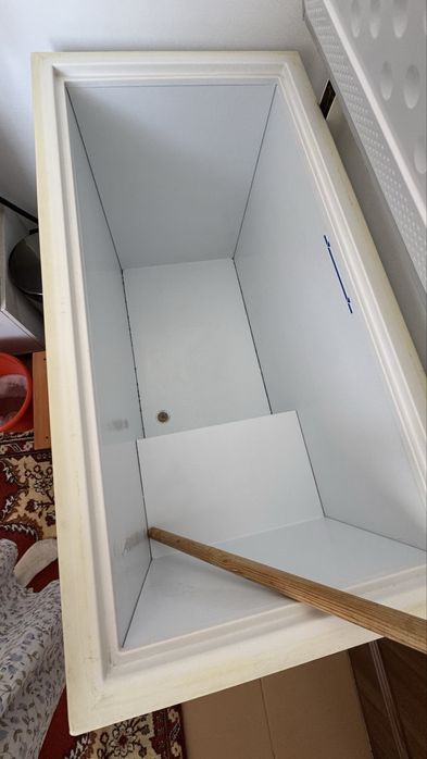 Продам морозильник