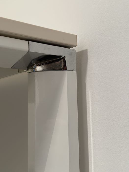 Birou modern pe cadru metalic