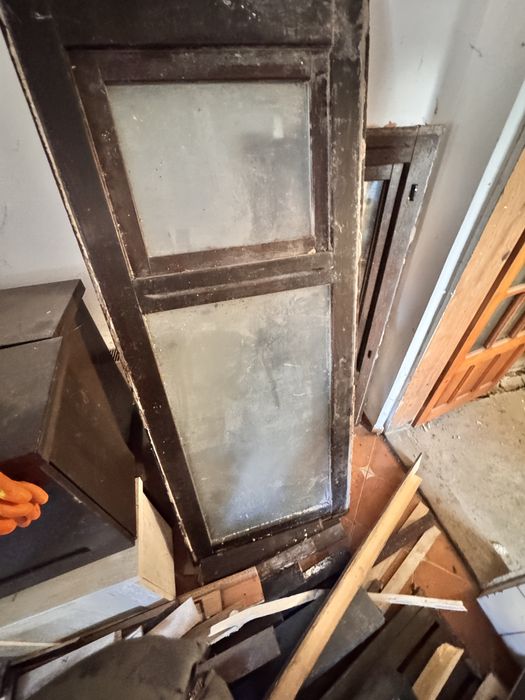 Mobilier din lemn masiv